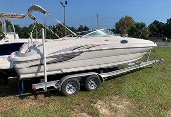 2002 Sea Ray 240 Sundeck (IN CLAYTON) Boat